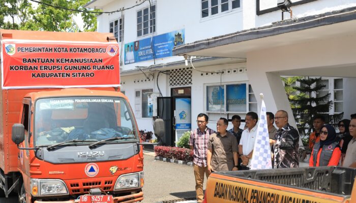Penjabat Wali Kota Kotamobagu Melepas Bantuan untuk Korban Erupsi Gunung Ruang