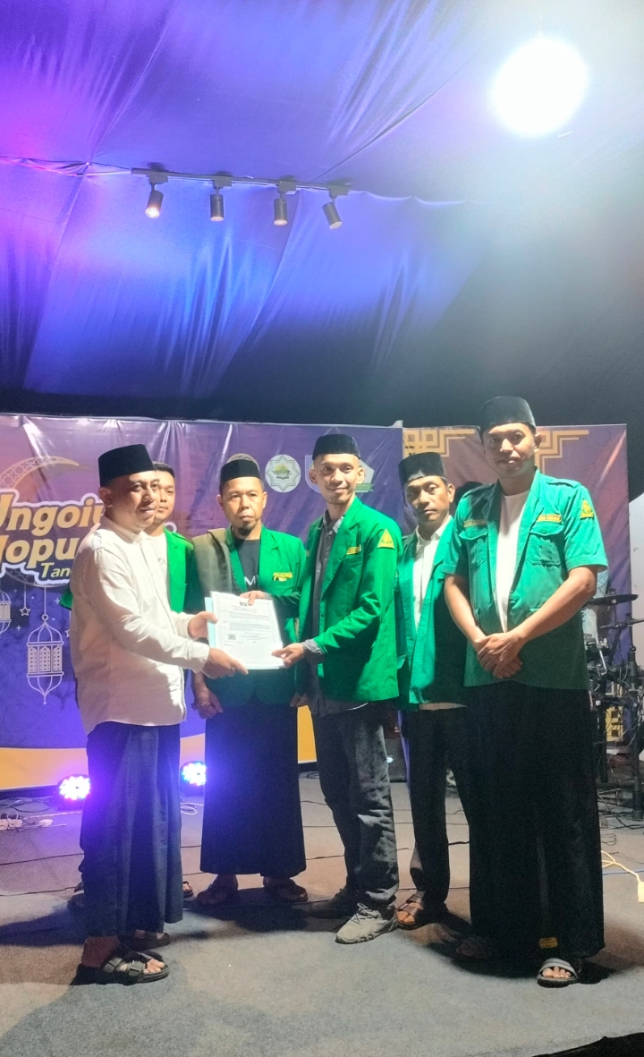 Yusra Alhabsyi Resmi Serahkan SK Koperasi Sentra Lolayan Juara, Tanda Kebangkitan Ekonomi Lolayan